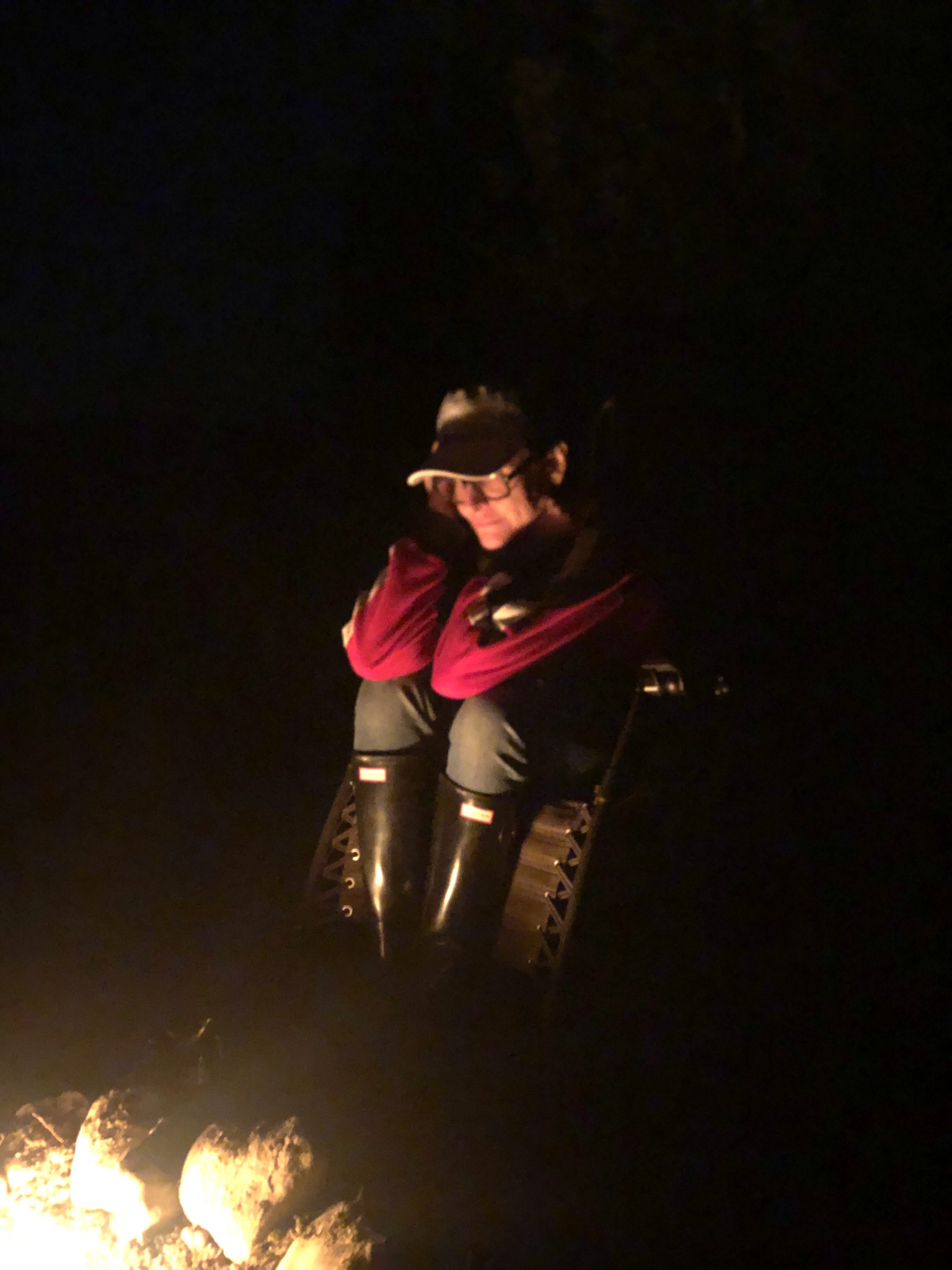 An evening beside the fire at Alice and Roméo